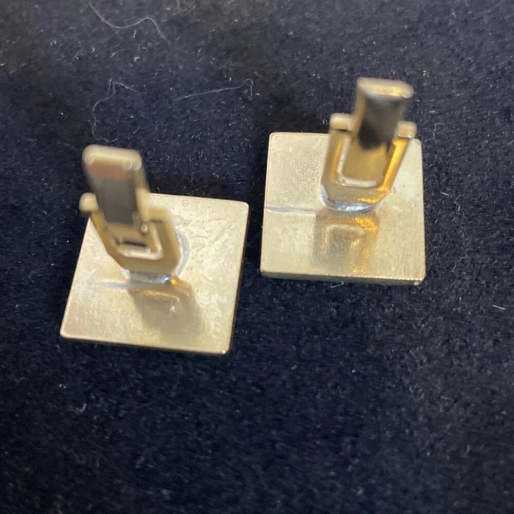 Lord Newport Textured Gold Tone Finish Polished Center Bar Cufflink Tie Clip Set - Picture 6 of 9